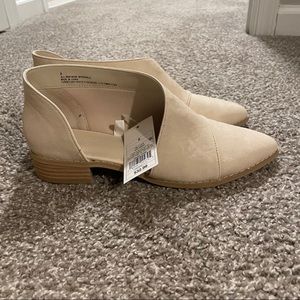 Universal thread ivory shoes BRAND NEW